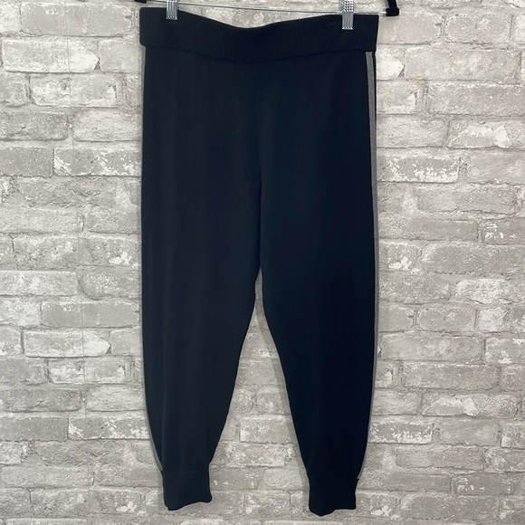Banana Republic Black Sweater Knit Striped joggers - Picture 4 of 6